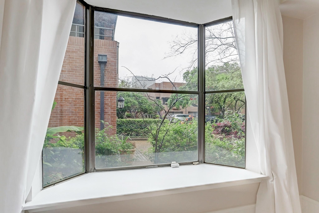 5300 Mercer Street - Photo 3