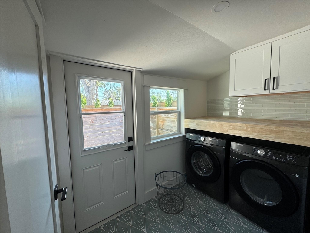 1033 Adele Street - Photo 14