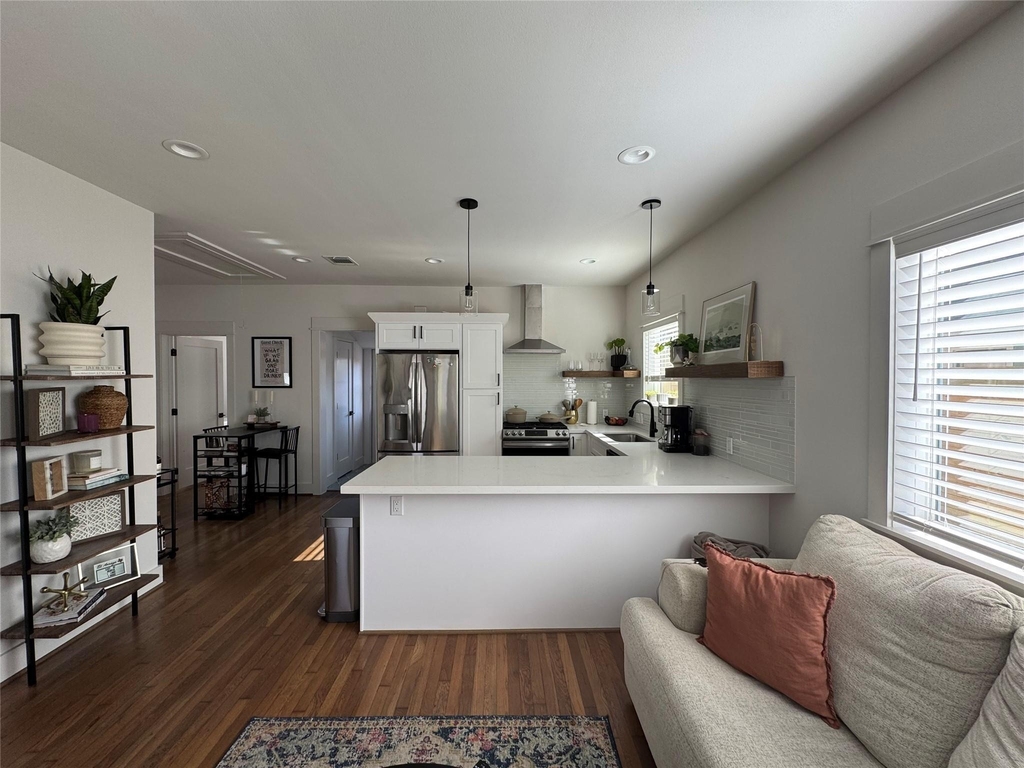 1033 Adele Street - Photo 2
