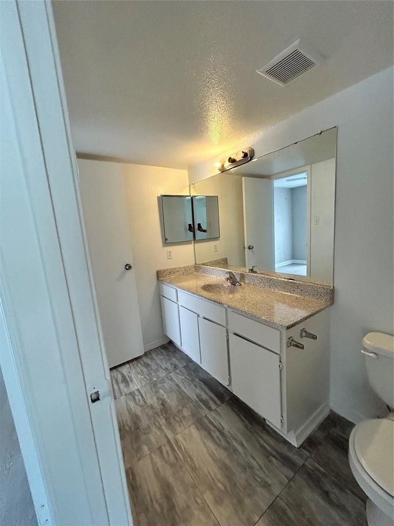 3900 Woodchase Drive - Photo 7