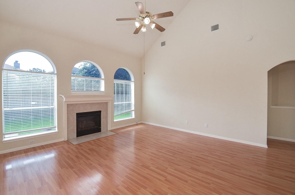 2715 Sunnycreek Lane - Photo 3