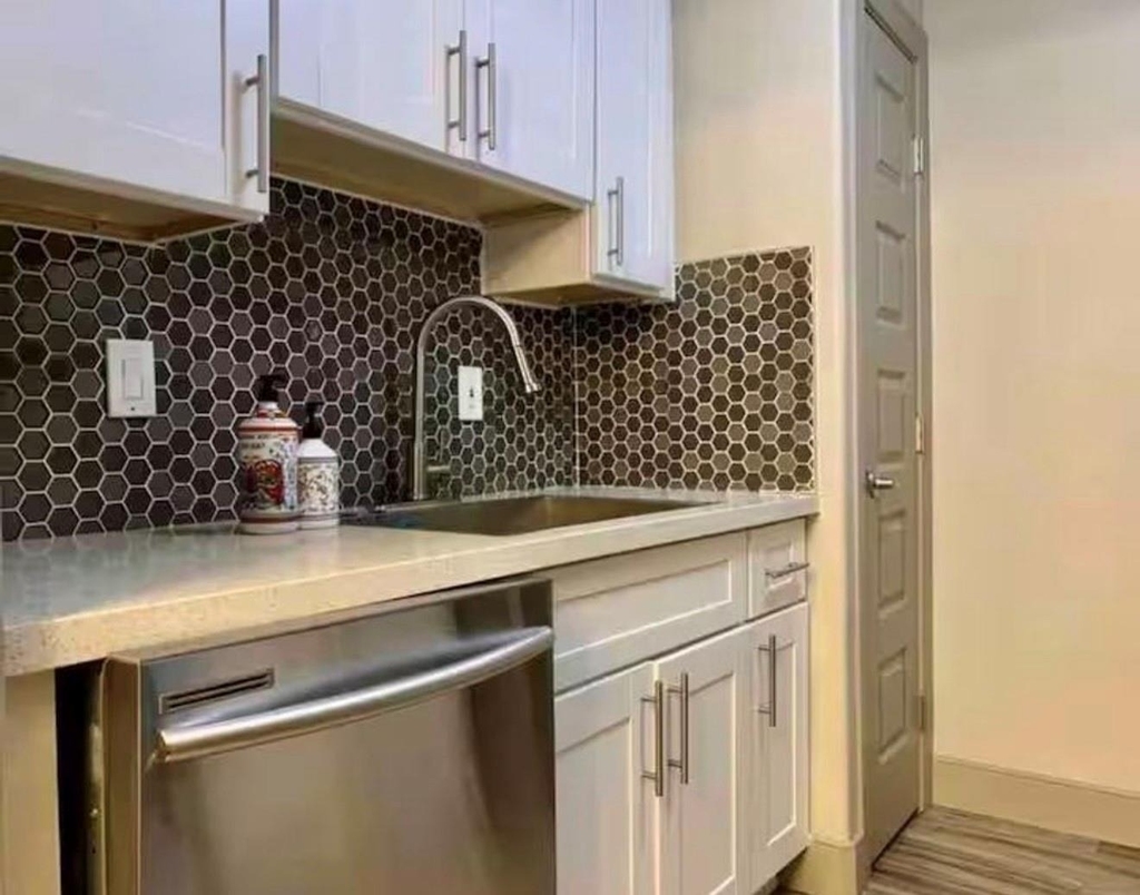 6402 Del Monte Drive - Photo 5