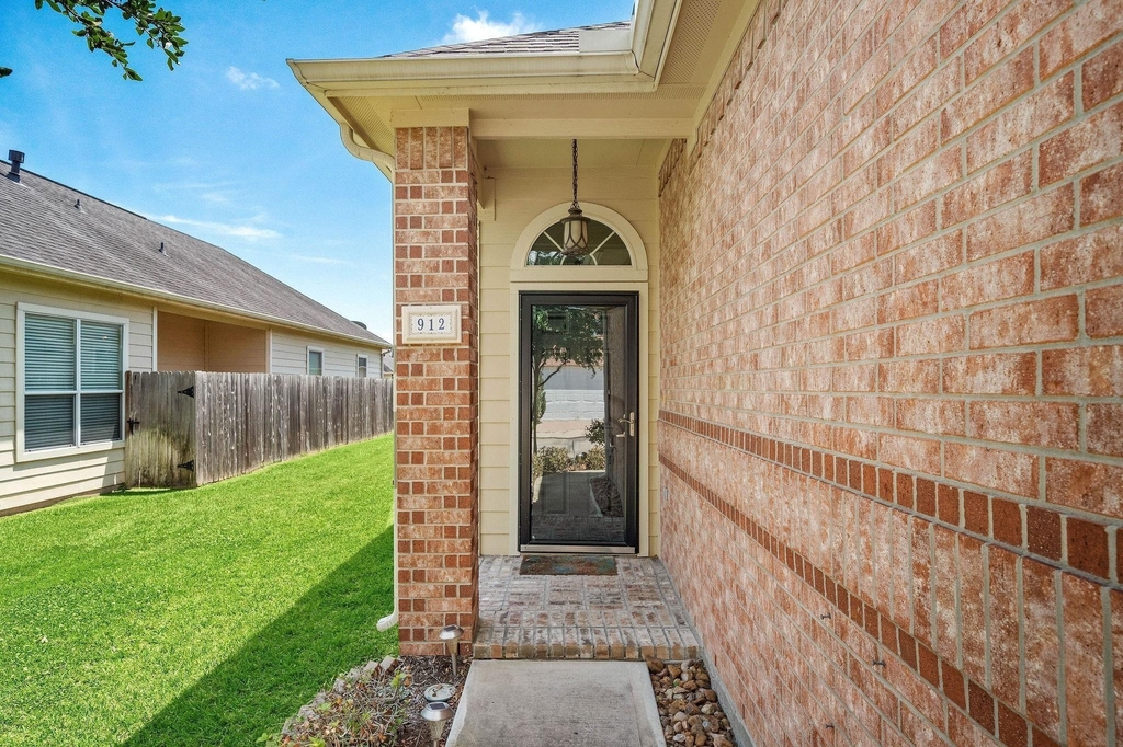 912 Sweet Pine Drive - Photo 2
