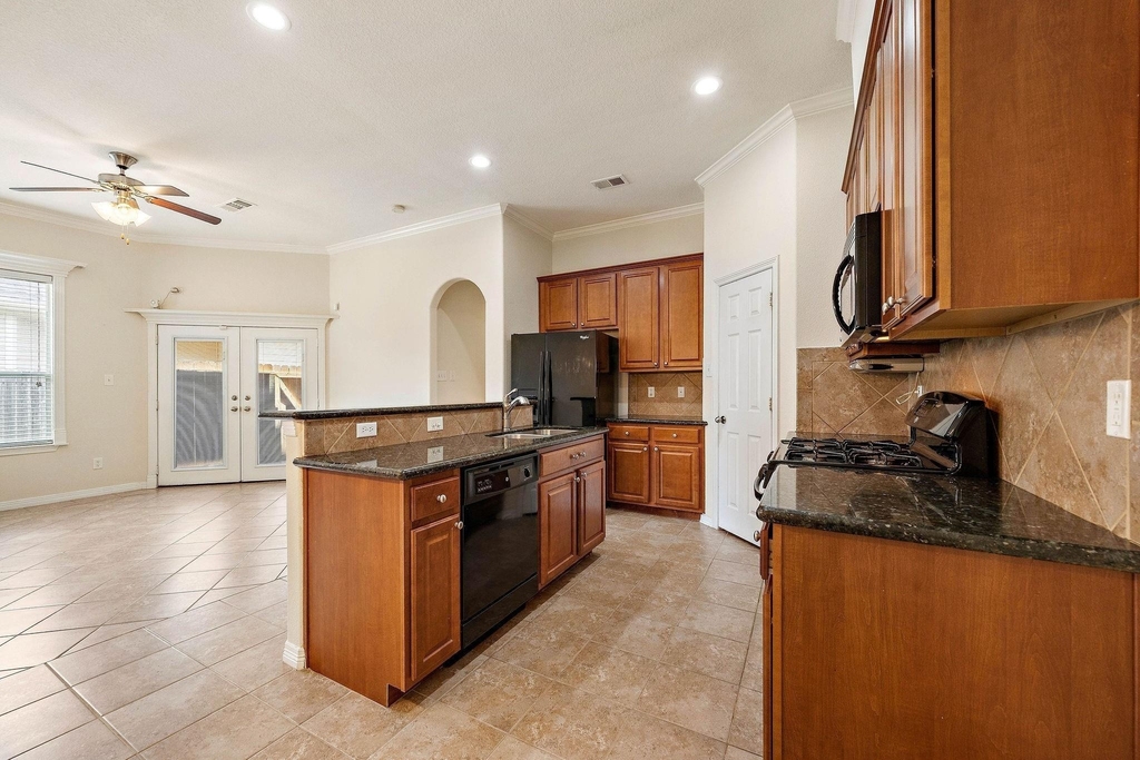 912 Sweet Pine Drive - Photo 7
