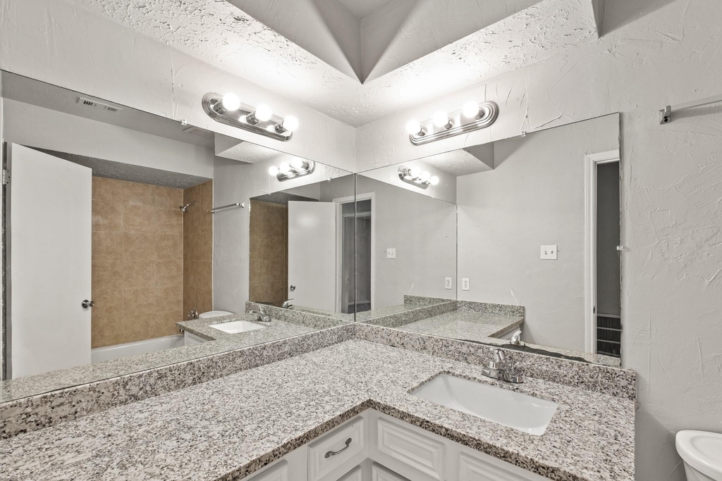 2922 Hunters Glen Drive - Photo 8