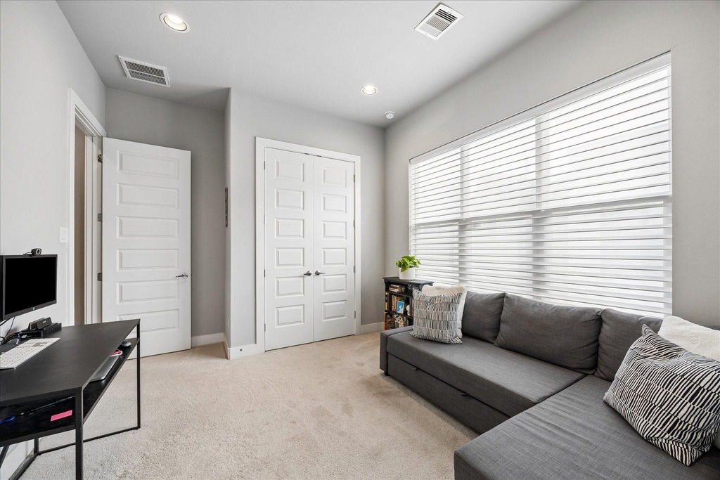 2410 Couch Street - Photo 14