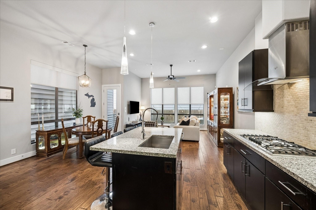 2410 Couch Street - Photo 6