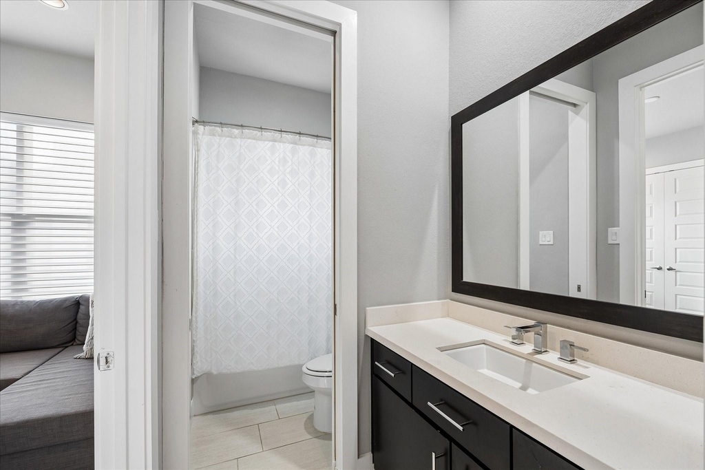 2410 Couch Street - Photo 15