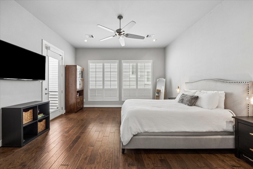 2410 Couch Street - Photo 8