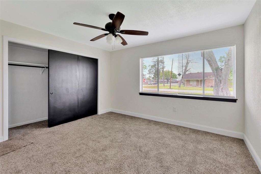 9010 Freeland Street - Photo 11