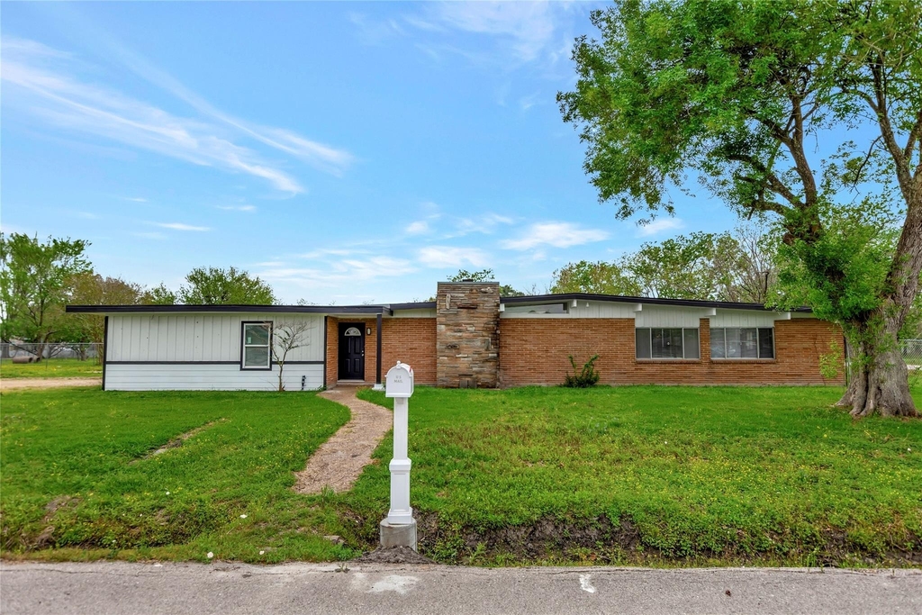 9010 Freeland Street - Photo 17