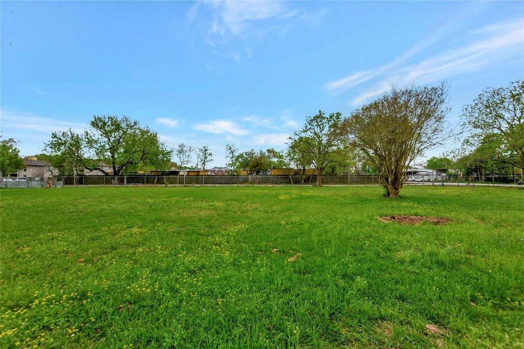 9010 Freeland Street - Photo 22