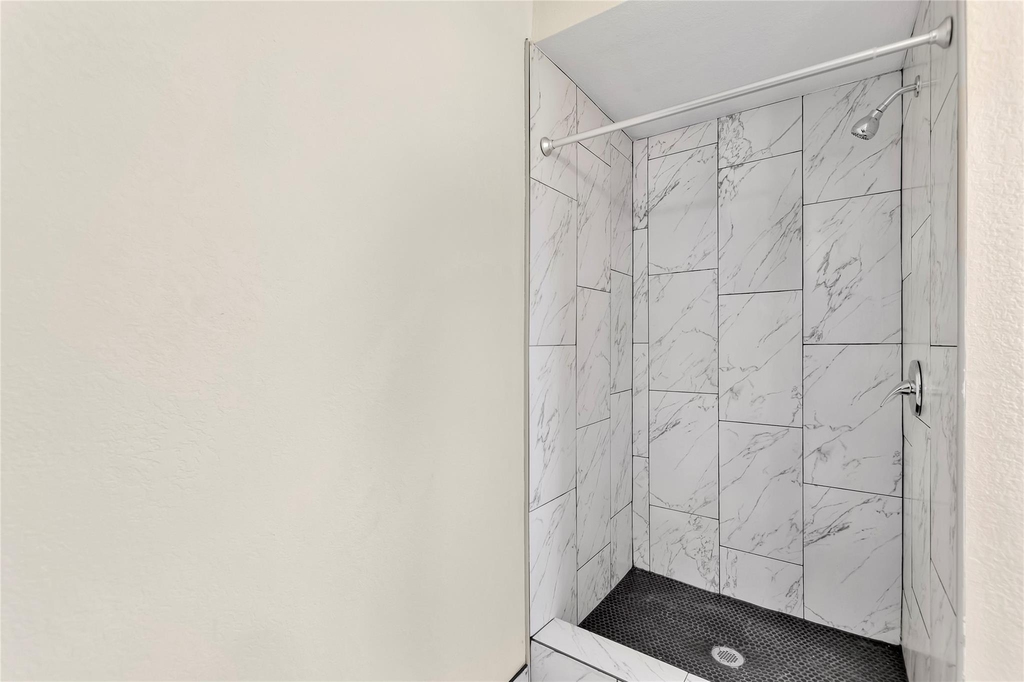 9010 Freeland Street - Photo 15