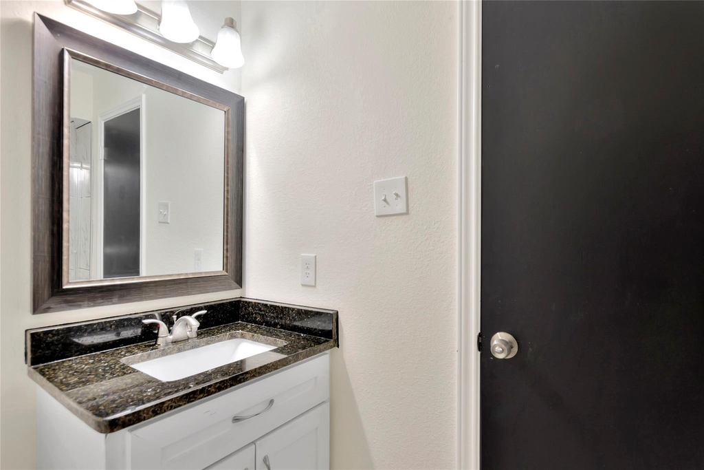 9010 Freeland Street - Photo 16