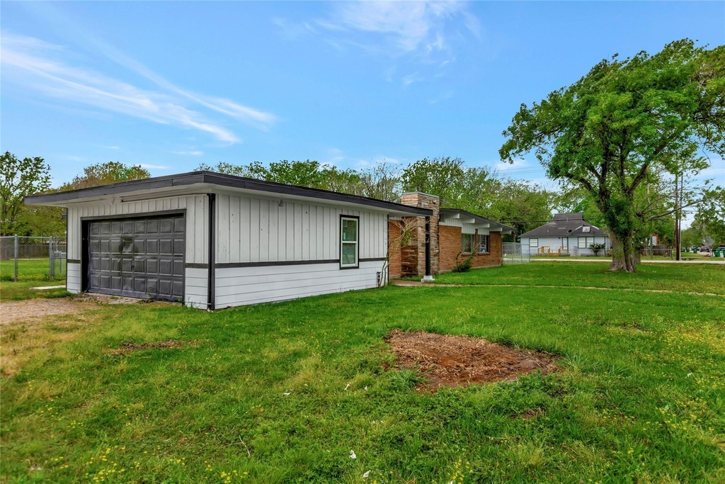 9010 Freeland Street - Photo 19
