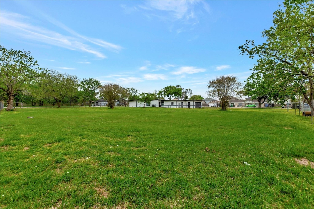 9010 Freeland Street - Photo 23