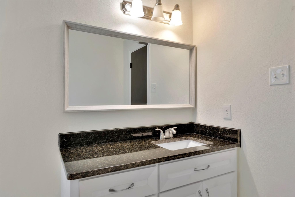 9010 Freeland Street - Photo 14