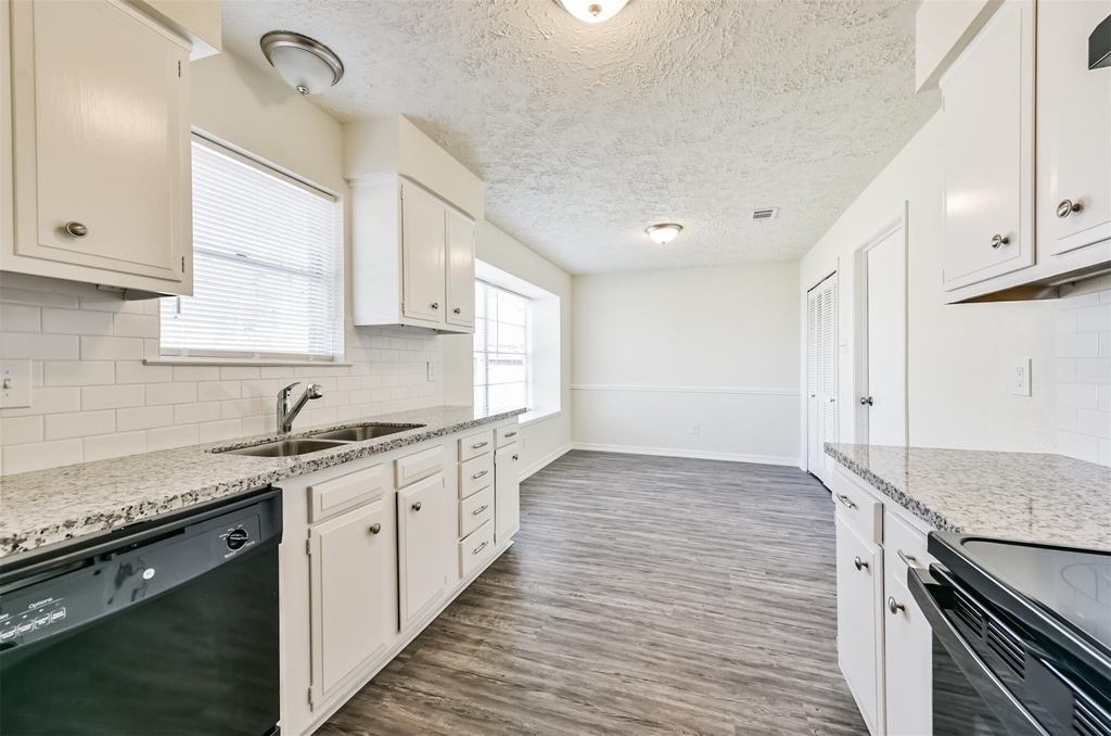9563 Sutter Park Lane - Photo 6
