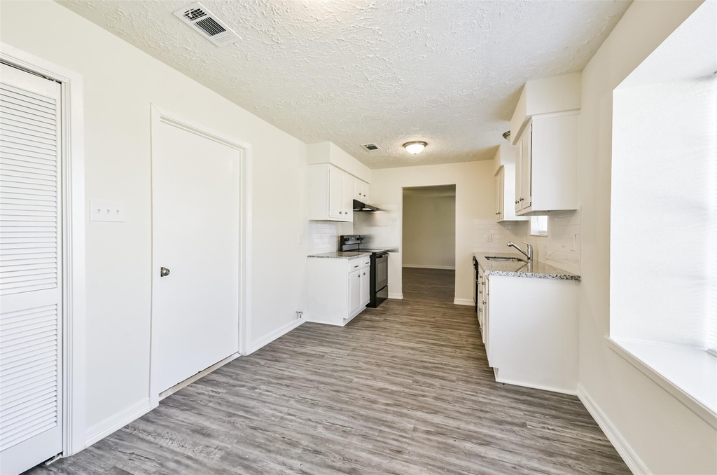 9563 Sutter Park Lane - Photo 13