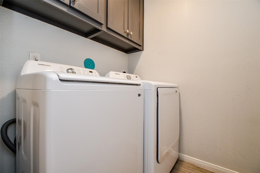 6747 England Street - Photo 28