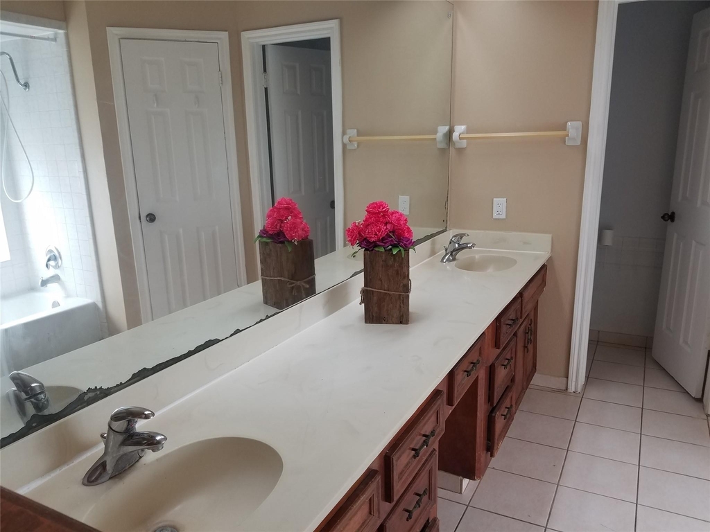 15526 Rio Plaza Drive - Photo 21