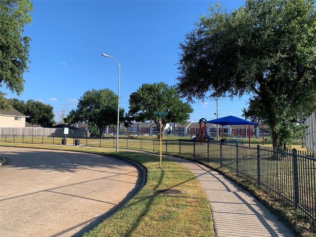 15526 Rio Plaza Drive - Photo 34