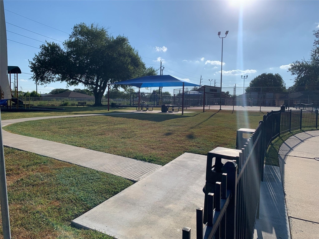 15526 Rio Plaza Drive - Photo 32