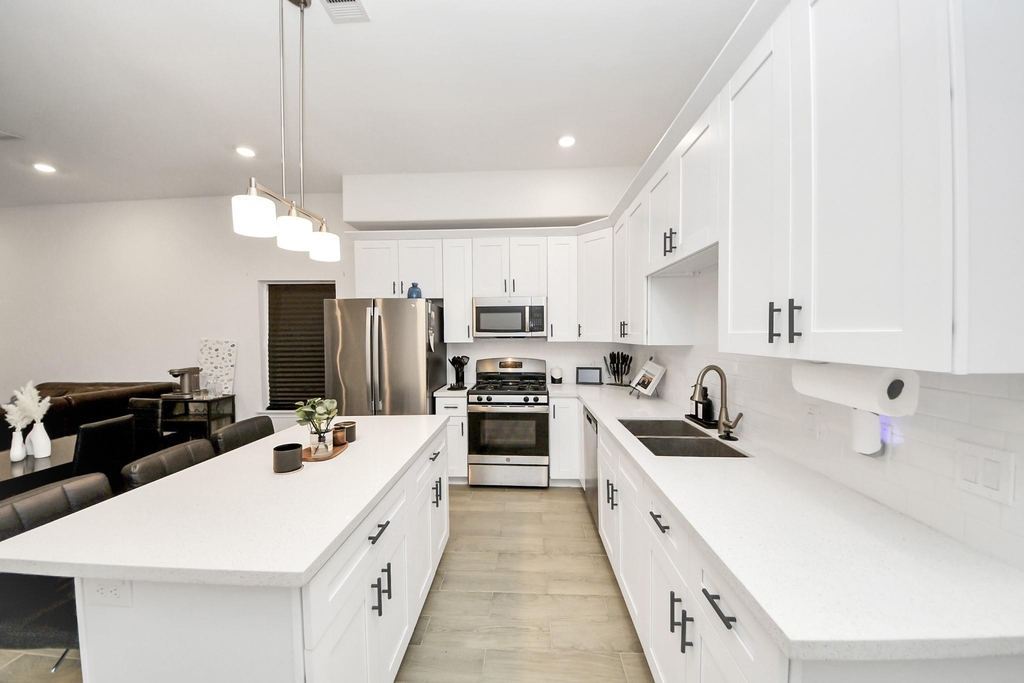 4613 Ireland Street - Photo 4