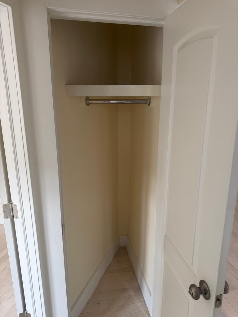 West 213th Street - Photo 6