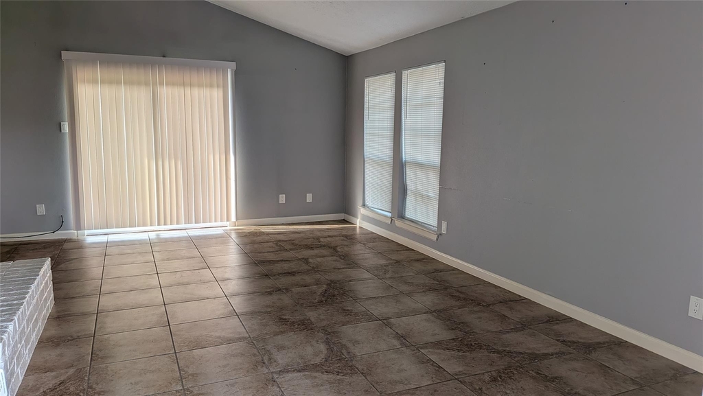 8314 Beechnut Street - Photo 4