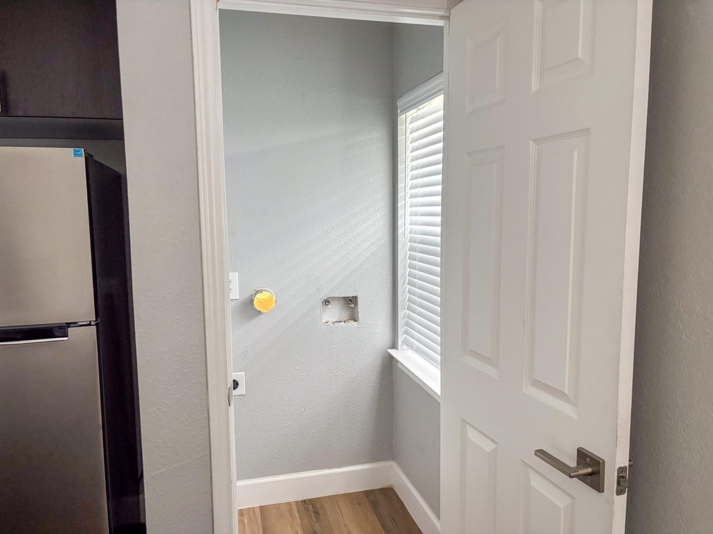 7826 Gladstone Street - Photo 2