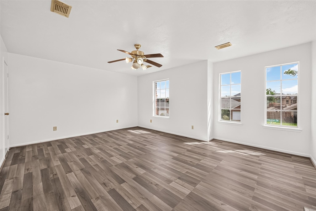 8202 Worthington Dr - Photo 32