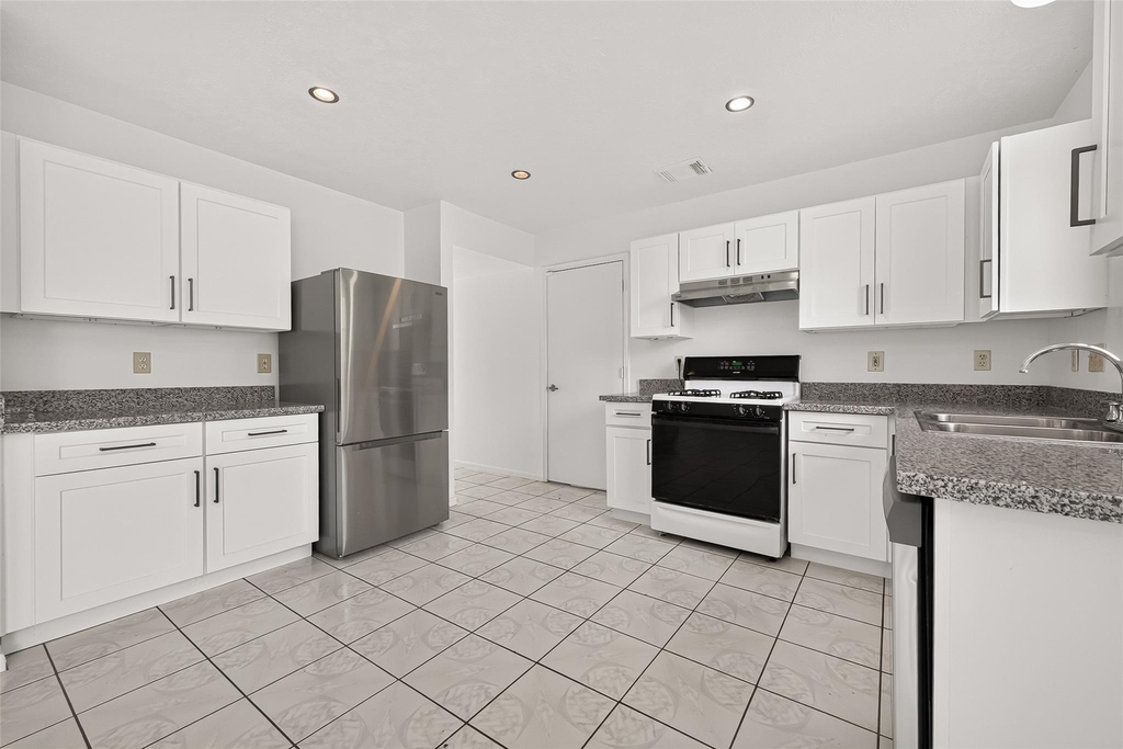 8202 Worthington Dr - Photo 15