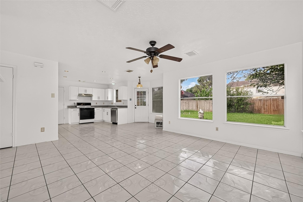 8202 Worthington Dr - Photo 10