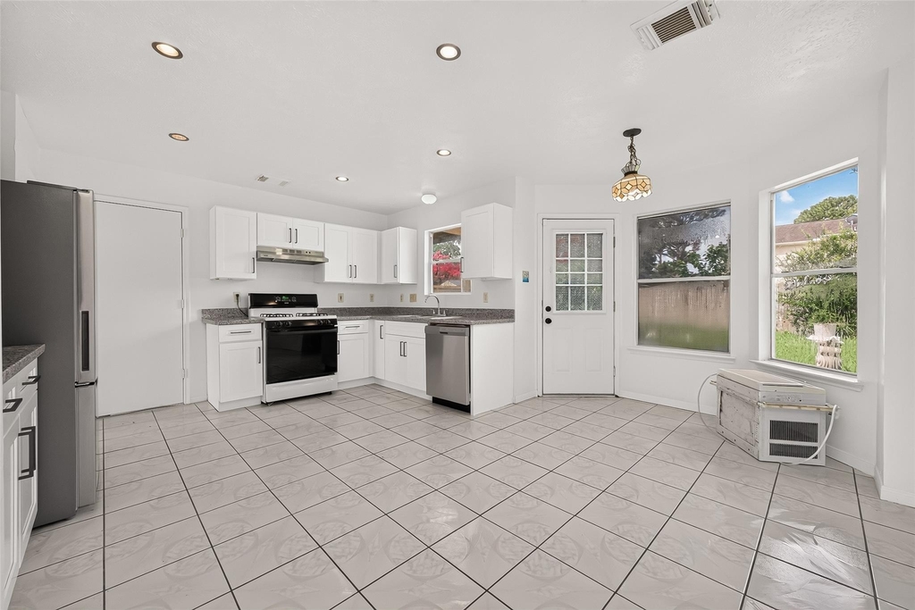 8202 Worthington Dr - Photo 14