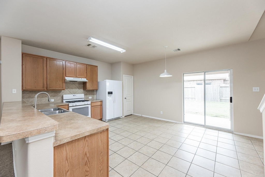 6138 Sierra Springs Lane - Photo 10