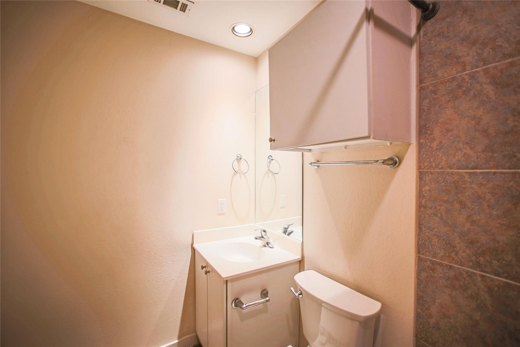6913 Yellowstone Way Drive - Photo 2