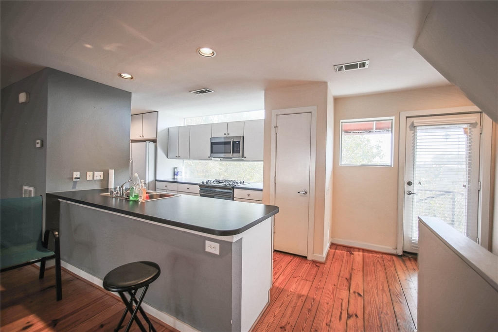 6913 Yellowstone Way Drive - Photo 5