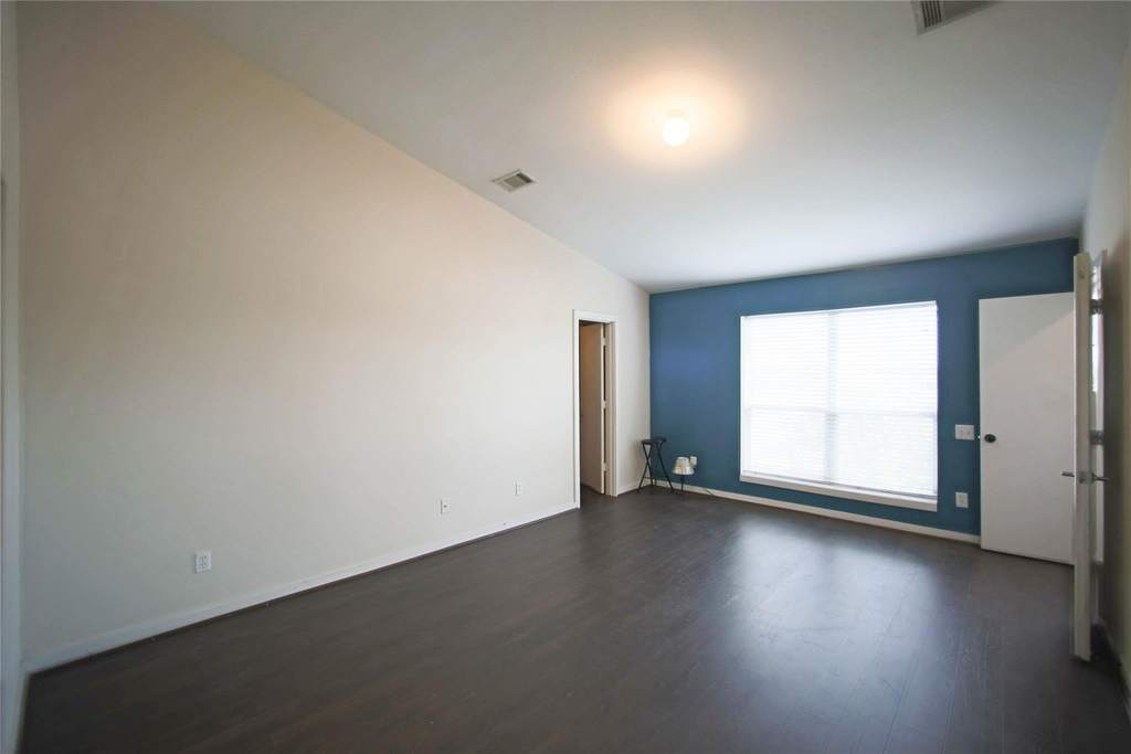 6913 Yellowstone Way Drive - Photo 18