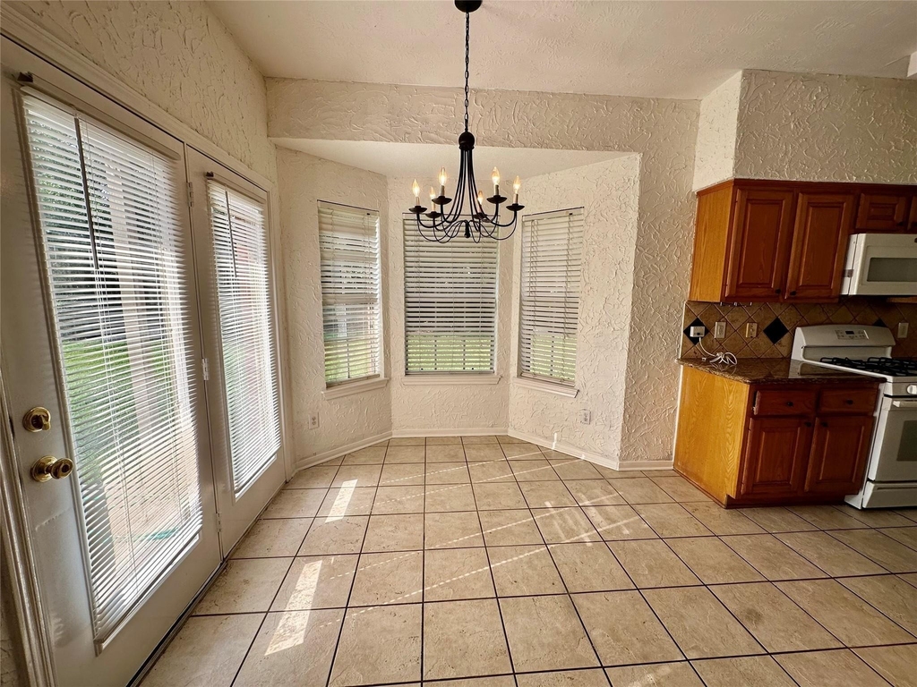 1414 Diamond Brook Drive - Photo 10