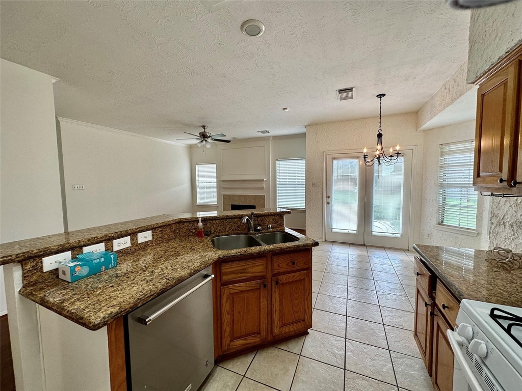 1414 Diamond Brook Drive - Photo 5