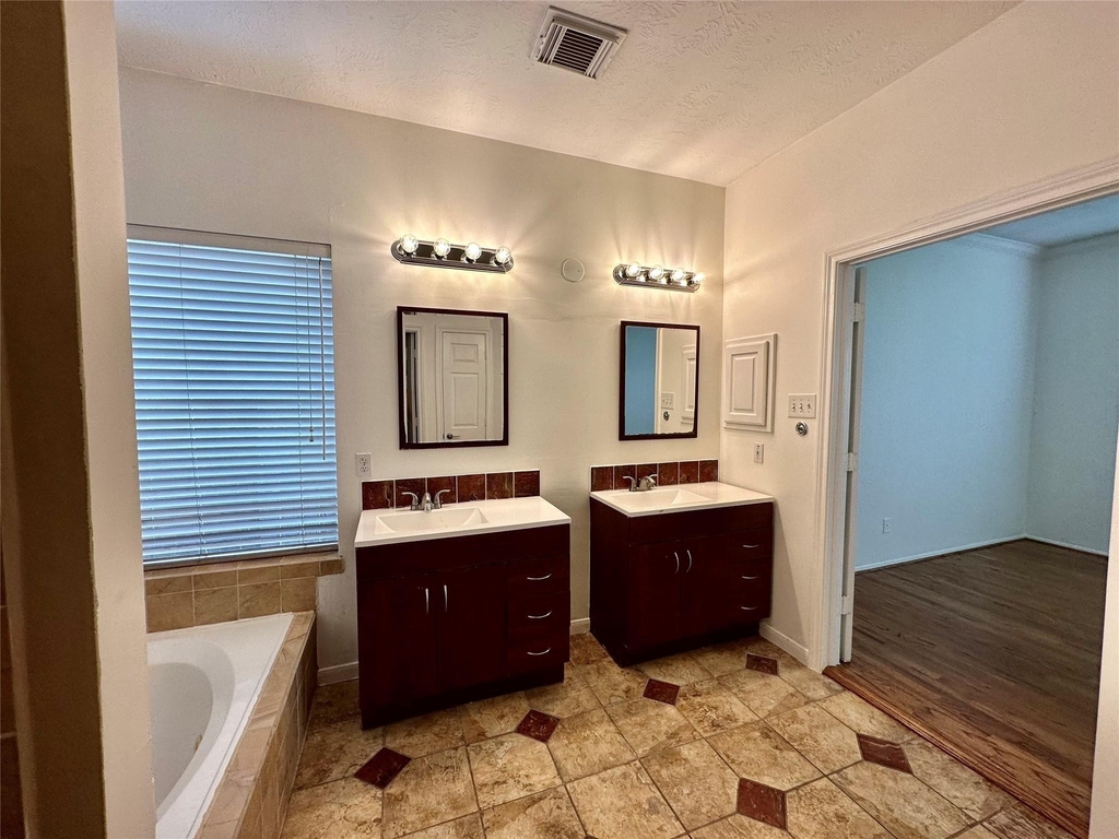 1414 Diamond Brook Drive - Photo 13