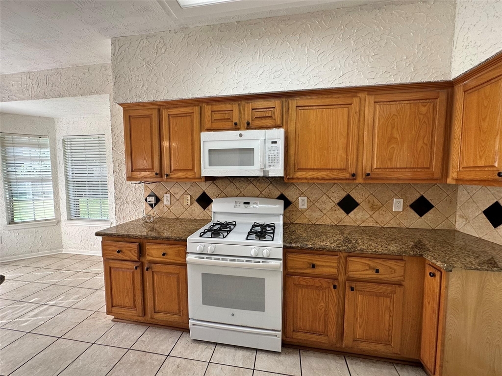 1414 Diamond Brook Drive - Photo 9