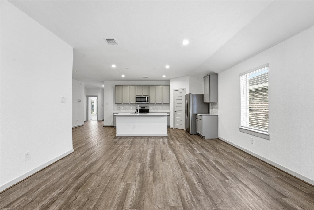 6814 Bradford Terrace Road - Photo 8