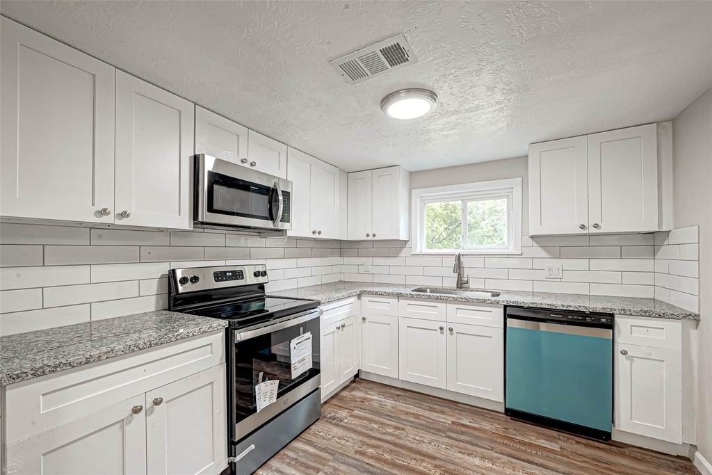 10694 Pine Street - Photo 8