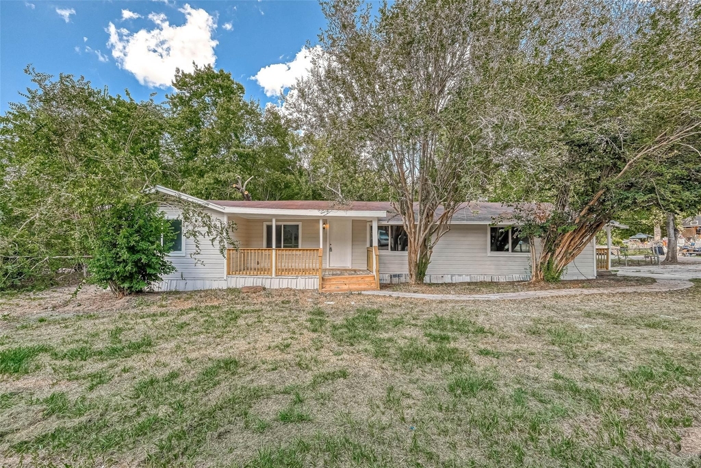 10694 Pine Street - Photo 0