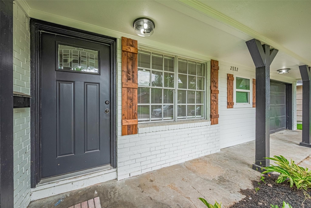 2112 Walnut Lane - Photo 2