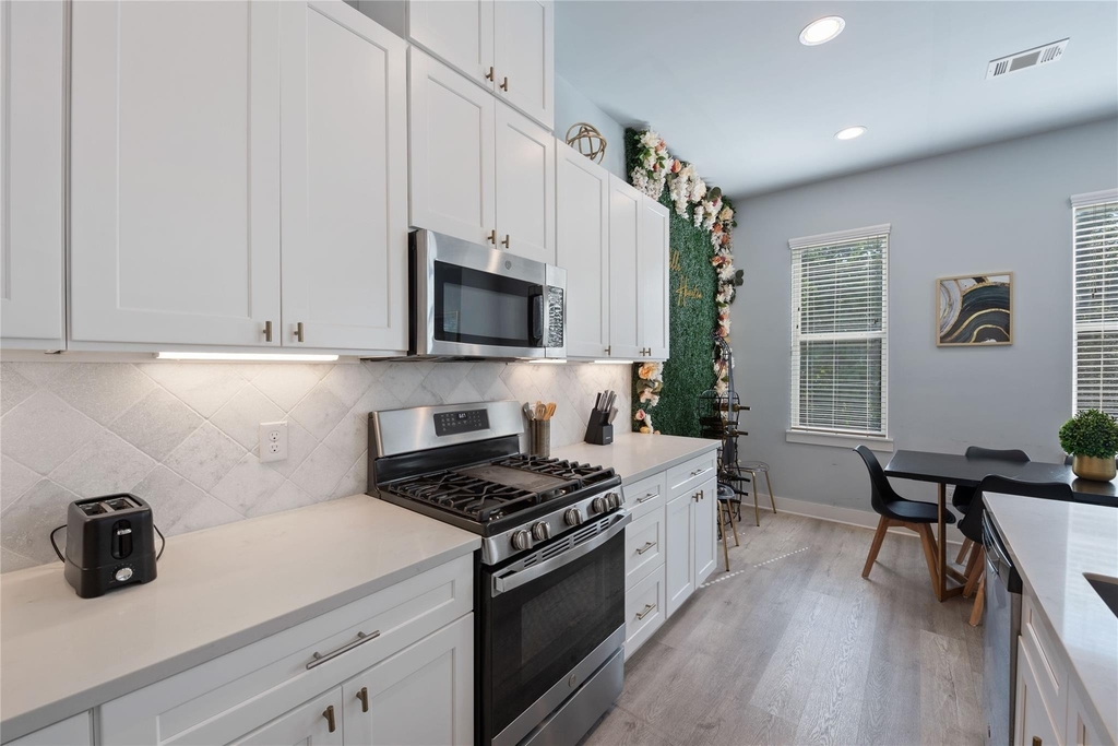 3365 Daphne Street - Photo 10