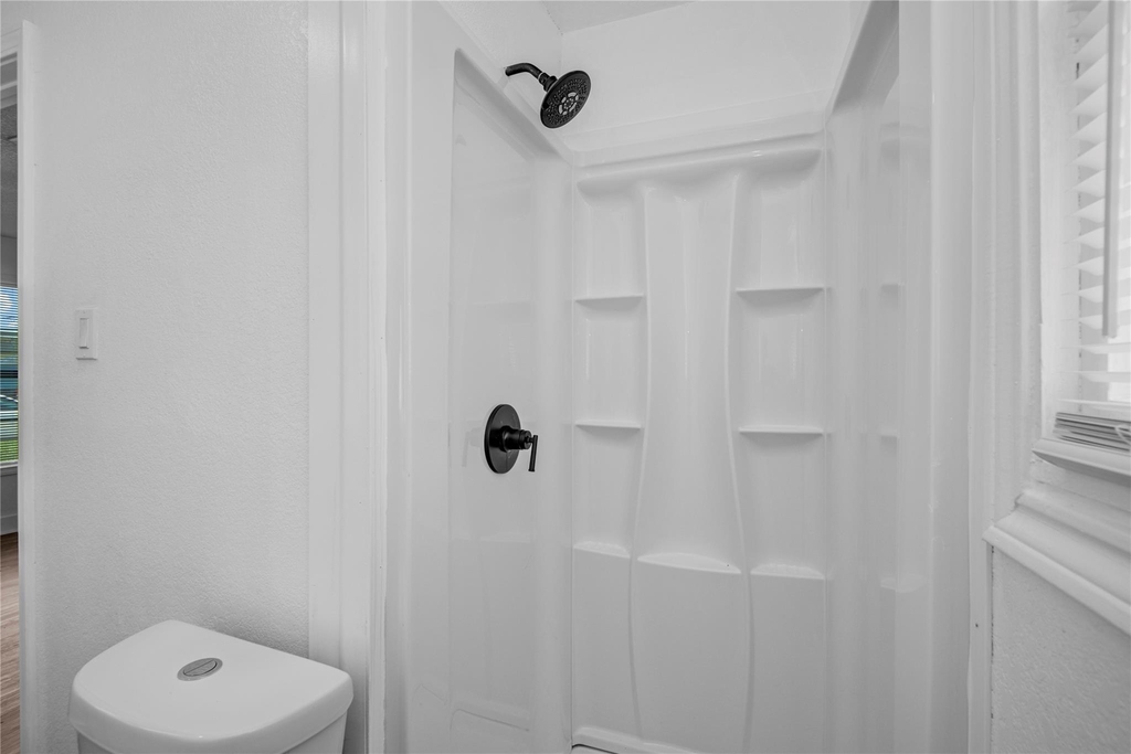 1203 W 6th Street - Photo 22