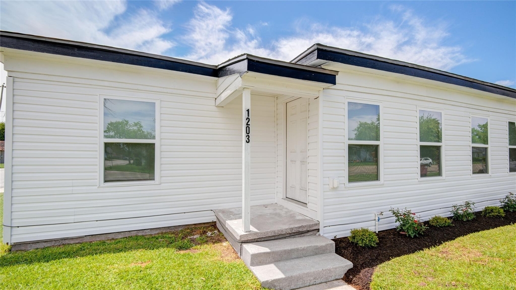 1203 W 6th Street - Photo 32